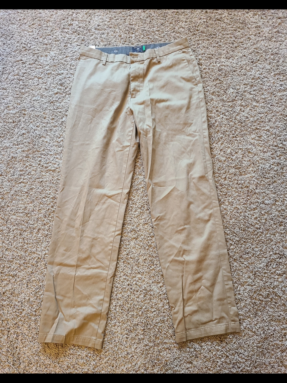 Dockers Men's Khaki Flat-Front Chinos - Tan